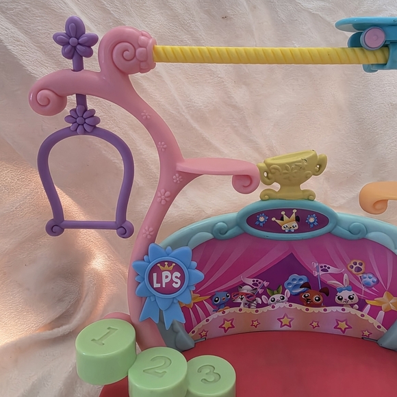 Littlest Pet Shop LPS Tricks & Talent Show Stage Playset 2006 Hasbro - Picture 4 of 9